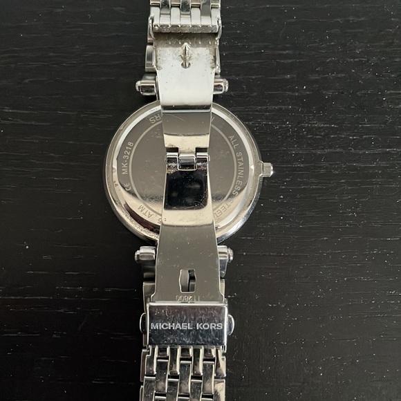 Michael Kors Watch - Picture 5 of 7